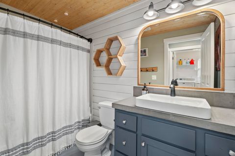 Tiny photo for 2845 SW 31st Street, Redmond, OR 97756 (MLS # 220217544)