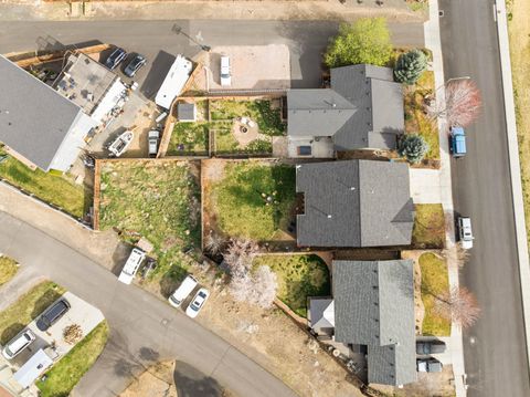 Tiny photo for 2845 SW 31st Street, Redmond, OR 97756 (MLS # 220217544)