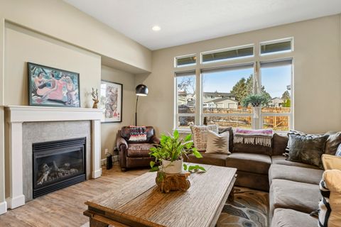 Tiny photo for 2845 SW 31st Street, Redmond, OR 97756 (MLS # 220217544)