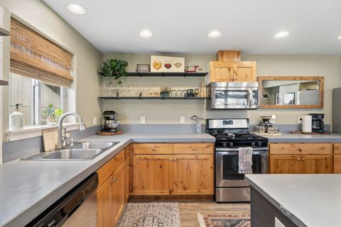 Tiny photo for 2845 SW 31st Street, Redmond, OR 97756 (MLS # 220217544)