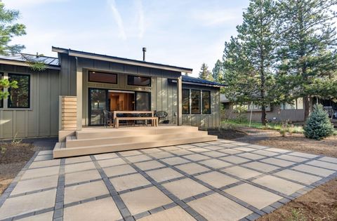 Tiny photo for 17915 Playoff Lane, Sunriver, OR 97707 (MLS # 220221341)