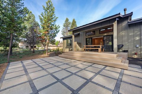 Tiny photo for 17915 Playoff Lane, Sunriver, OR 97707 (MLS # 220221341)