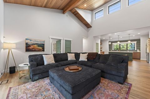Tiny photo for 17915 Playoff Lane, Sunriver, OR 97707 (MLS # 220221341)