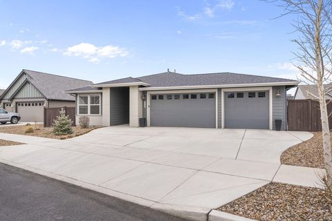 Photo of 4327 SW Badger Creek Drive, Redmond, OR 97756 (MLS # 220212733)