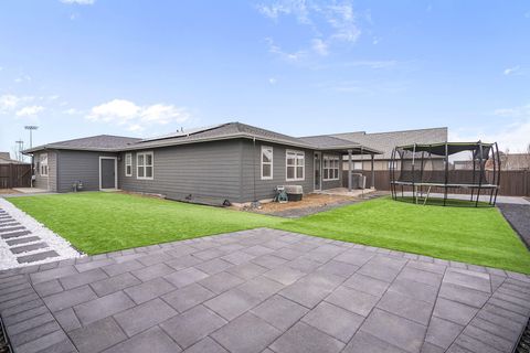 Tiny photo for 4327 SW Badger Creek Drive, Redmond, OR 97756 (MLS # 220212733)