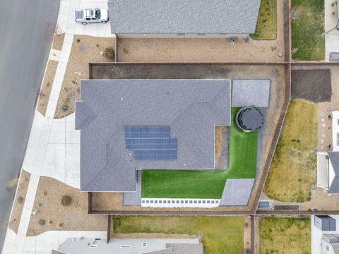 Tiny photo for 4327 SW Badger Creek Drive, Redmond, OR 97756 (MLS # 220212733)