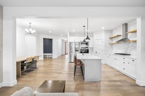 Tiny photo for 4327 SW Badger Creek Drive, Redmond, OR 97756 (MLS # 220212733)