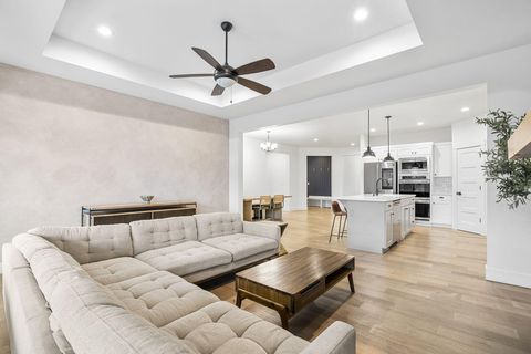 Tiny photo for 4327 SW Badger Creek Drive, Redmond, OR 97756 (MLS # 220212733)