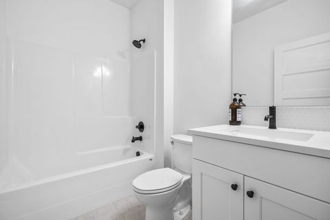 Tiny photo for 4327 SW Badger Creek Drive, Redmond, OR 97756 (MLS # 220212733)