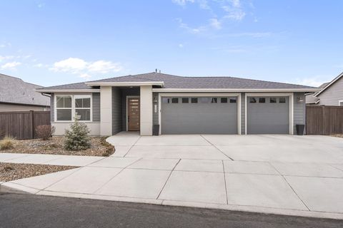 Tiny photo for 4327 SW Badger Creek Drive, Redmond, OR 97756 (MLS # 220212733)