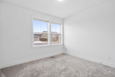 Tiny photo for 4327 SW Badger Creek Drive, Redmond, OR 97756 (MLS # 220212733)