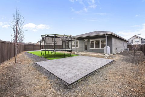 Tiny photo for 4327 SW Badger Creek Drive, Redmond, OR 97756 (MLS # 220212733)