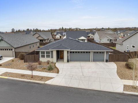 Tiny photo for 4327 SW Badger Creek Drive, Redmond, OR 97756 (MLS # 220212733)