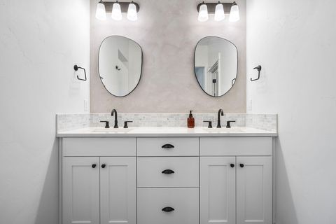 Tiny photo for 4327 SW Badger Creek Drive, Redmond, OR 97756 (MLS # 220212733)