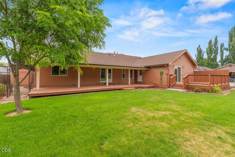 Tiny photo for 2640 Nile Street, Klamath Falls, OR 97603 (MLS # 220225855)