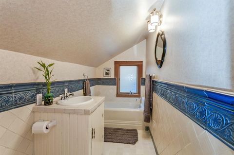 Tiny photo for 19 Gresham Street, Ashland, OR 97520 (MLS # 220212546)