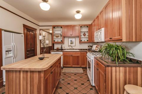 Tiny photo for 19 Gresham Street, Ashland, OR 97520 (MLS # 220212546)