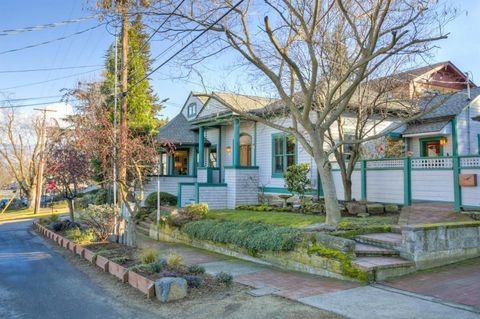 Tiny photo for 19 Gresham Street, Ashland, OR 97520 (MLS # 220212546)