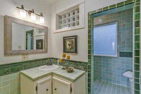 Tiny photo for 19 Gresham Street, Ashland, OR 97520 (MLS # 220212546)