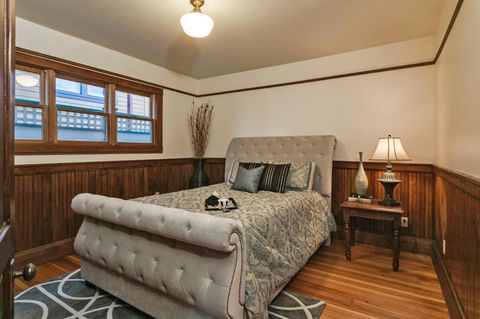 Tiny photo for 19 Gresham Street, Ashland, OR 97520 (MLS # 220212546)