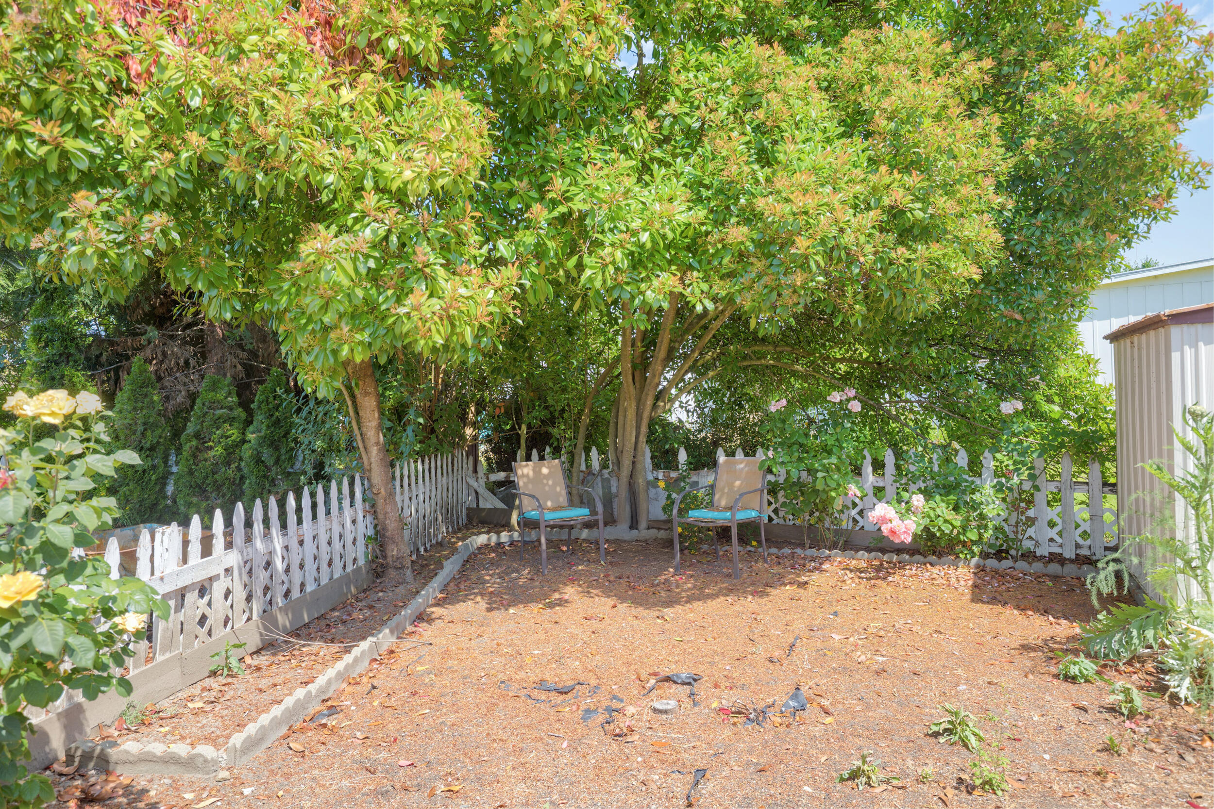 Rogue Lea Estates - Residential