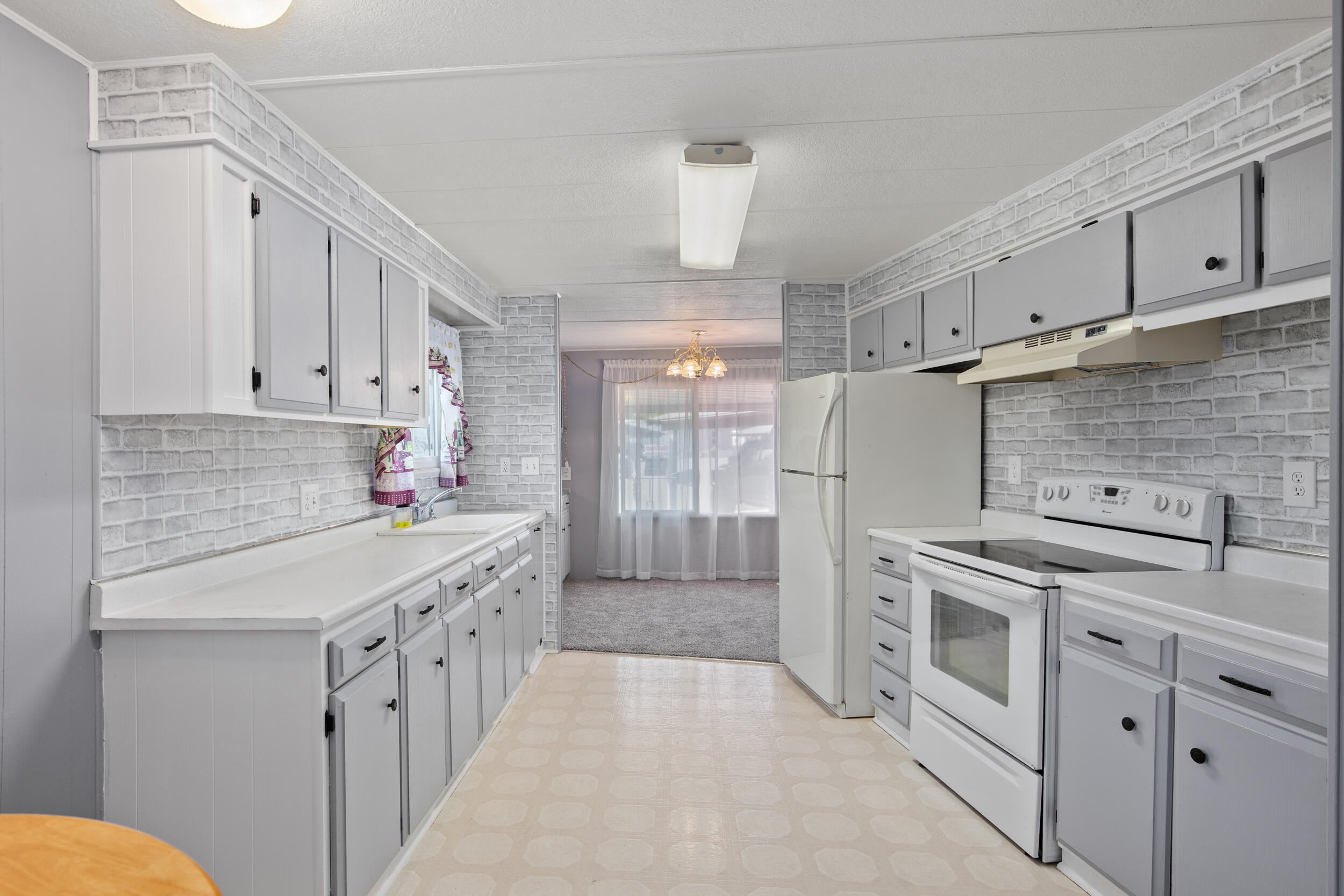 Rogue Lea Estates - Residential