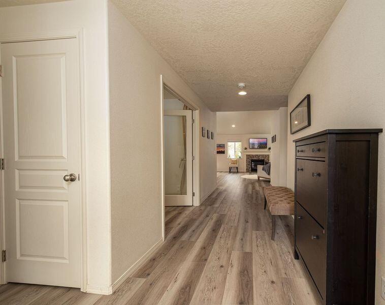 20392 Lois Way