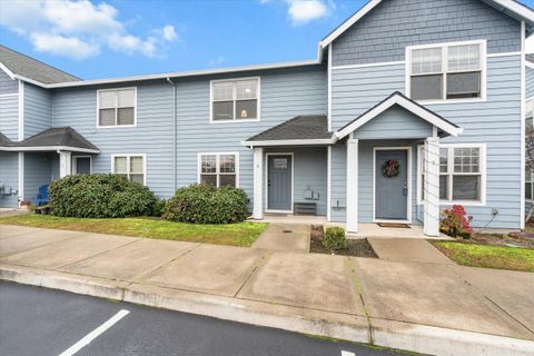 Photo of 450 Midway Road #6, Medford, OR 97501 (MLS # 220212871)