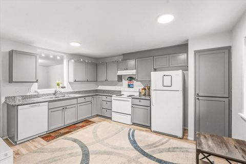 Tiny photo for 450 Midway Road #6, Medford, OR 97501 (MLS # 220212871)