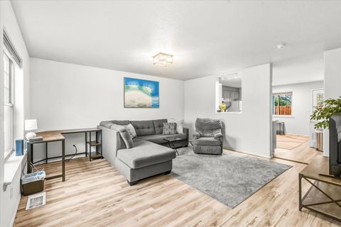 Tiny photo for 450 Midway Road #6, Medford, OR 97501 (MLS # 220212871)