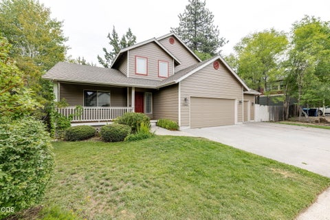 Tiny photo for 2542 NE Keats Drive, Bend, OR 97701 (MLS # 220225759)
