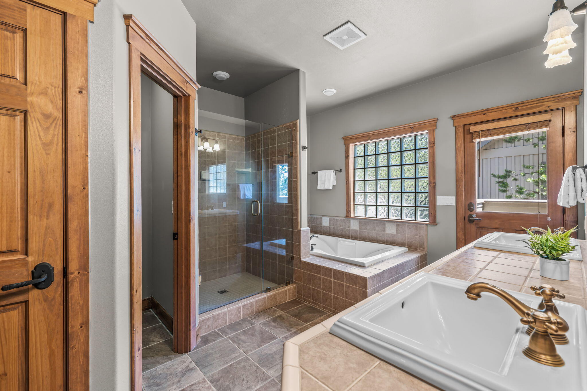 Broken Top - Residential