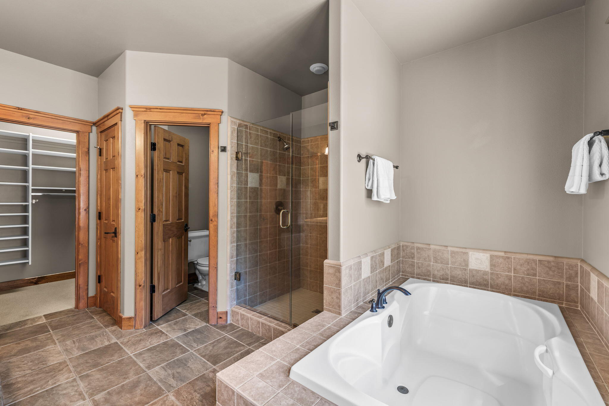 Broken Top - Residential