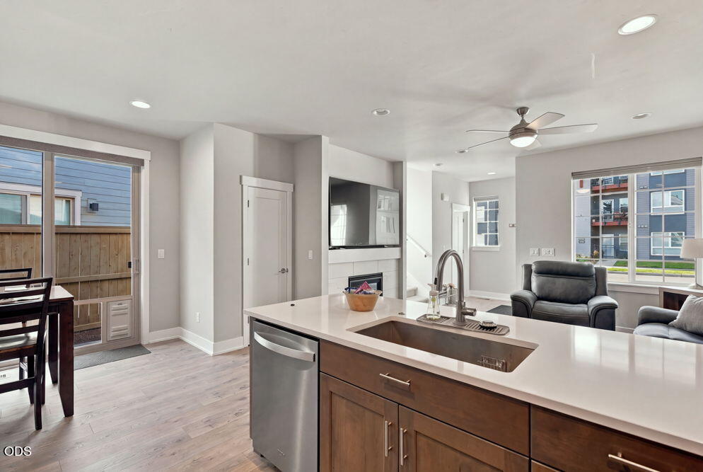 4620 SW 37th Street