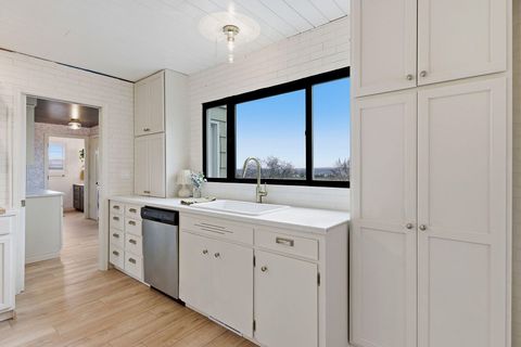 Tiny photo for 1103 NE Richard Lane, Madras, OR 97741 (MLS # 220217806)