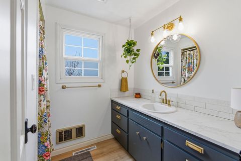 Tiny photo for 1103 NE Richard Lane, Madras, OR 97741 (MLS # 220217806)