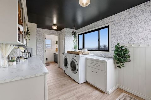 Tiny photo for 1103 NE Richard Lane, Madras, OR 97741 (MLS # 220217806)