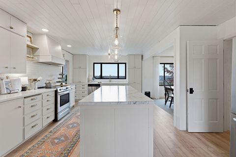 Tiny photo for 1103 NE Richard Lane, Madras, OR 97741 (MLS # 220217806)