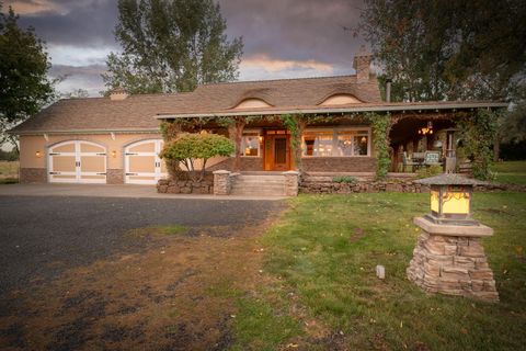 21925 Bear Creek Road Bend OR 97701