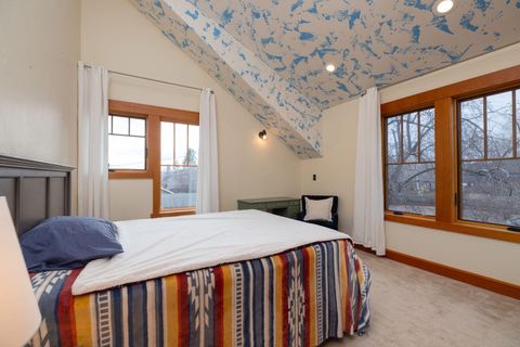 Tiny photo for 314 NW Georgia Avenue, Bend, OR 97703 (MLS # 220212242)