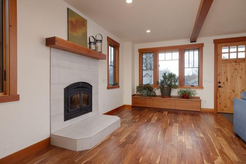 Tiny photo for 314 NW Georgia Avenue, Bend, OR 97703 (MLS # 220212242)