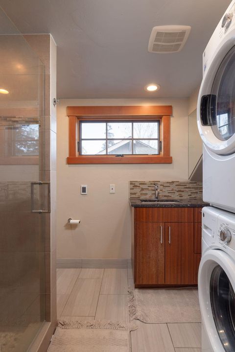 Tiny photo for 314 NW Georgia Avenue, Bend, OR 97703 (MLS # 220212242)