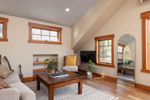 Tiny photo for 314 NW Georgia Avenue, Bend, OR 97703 (MLS # 220212242)