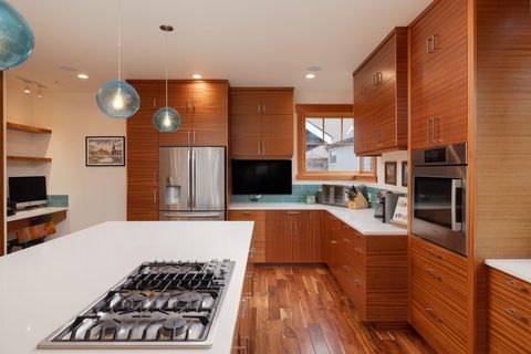 Tiny photo for 314 NW Georgia Avenue, Bend, OR 97703 (MLS # 220212242)