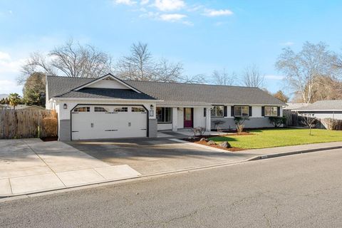 Tiny photo for 1855 Nancy Avenue, Central Point, OR 97502 (MLS # 220214824)