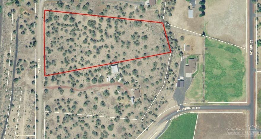 Hard to fine 5 Acre parcel. Nice rim piece. Multiple building sites. Amazing View Parcel. Just over 5 Acres minutes from town on the Canyon Rim Overlooking Smith Rocks. Must See!