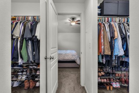 Tiny photo for 725 NE Redwood Avenue, Redmond, OR 97756 (MLS # 220215439)