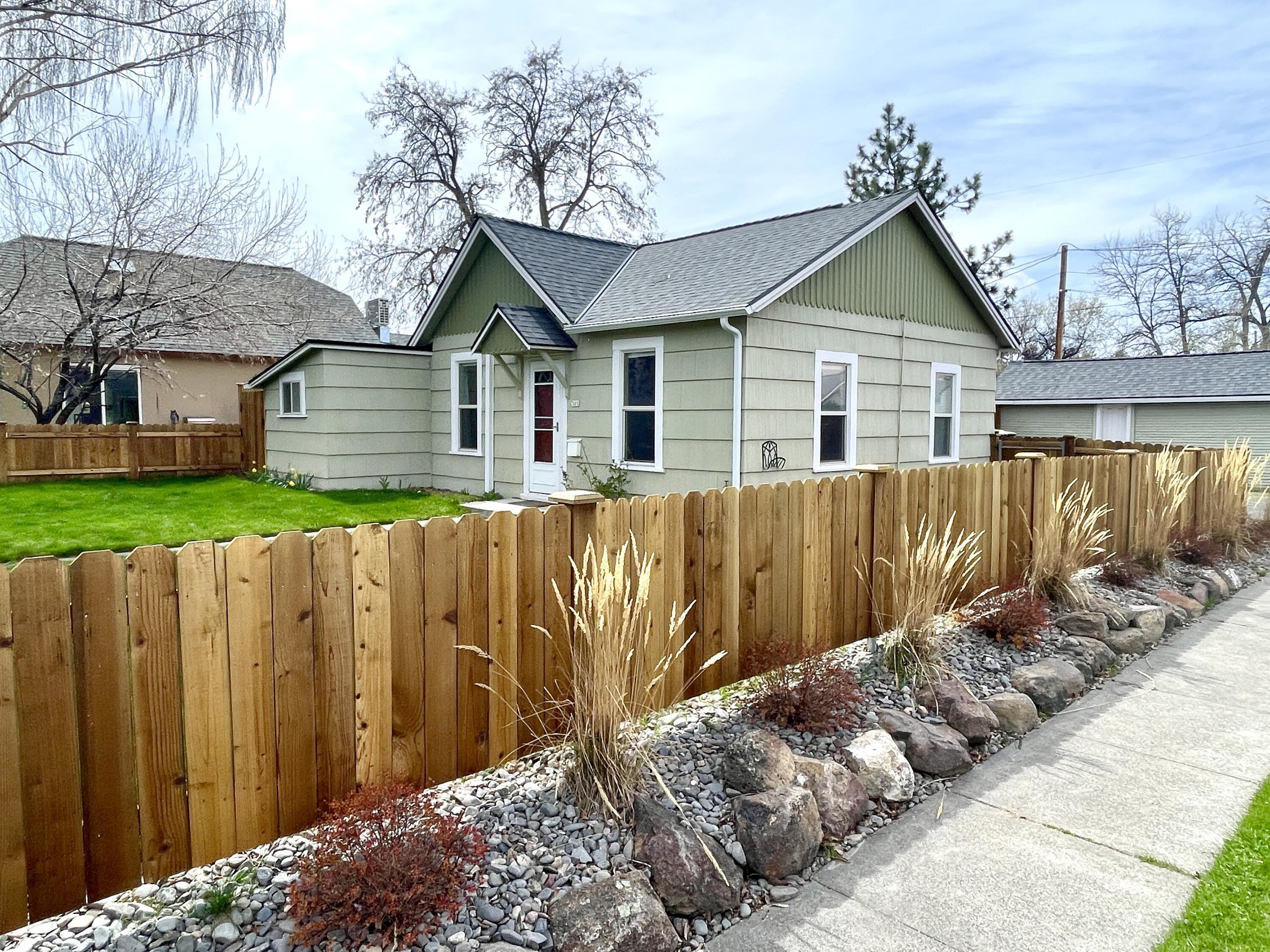 305 SW 9th Street