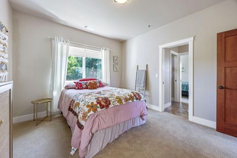 Tiny photo for 210 Bellerive Drive, Eagle Point, OR 97524 (MLS # 220219952)