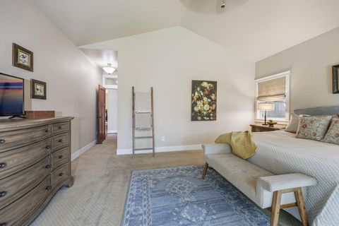 Tiny photo for 210 Bellerive Drive, Eagle Point, OR 97524 (MLS # 220219952)